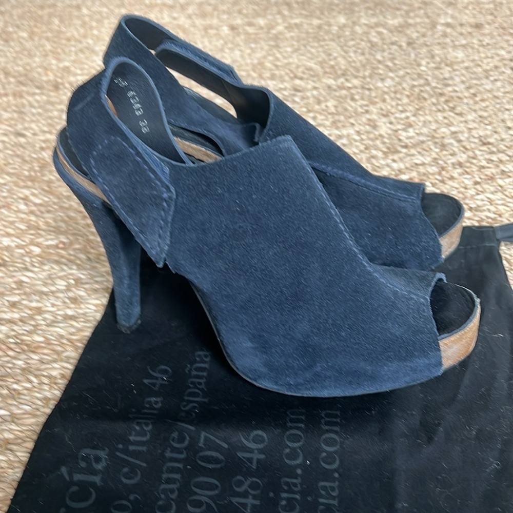 Pedro Garcia navy suede heels size 38